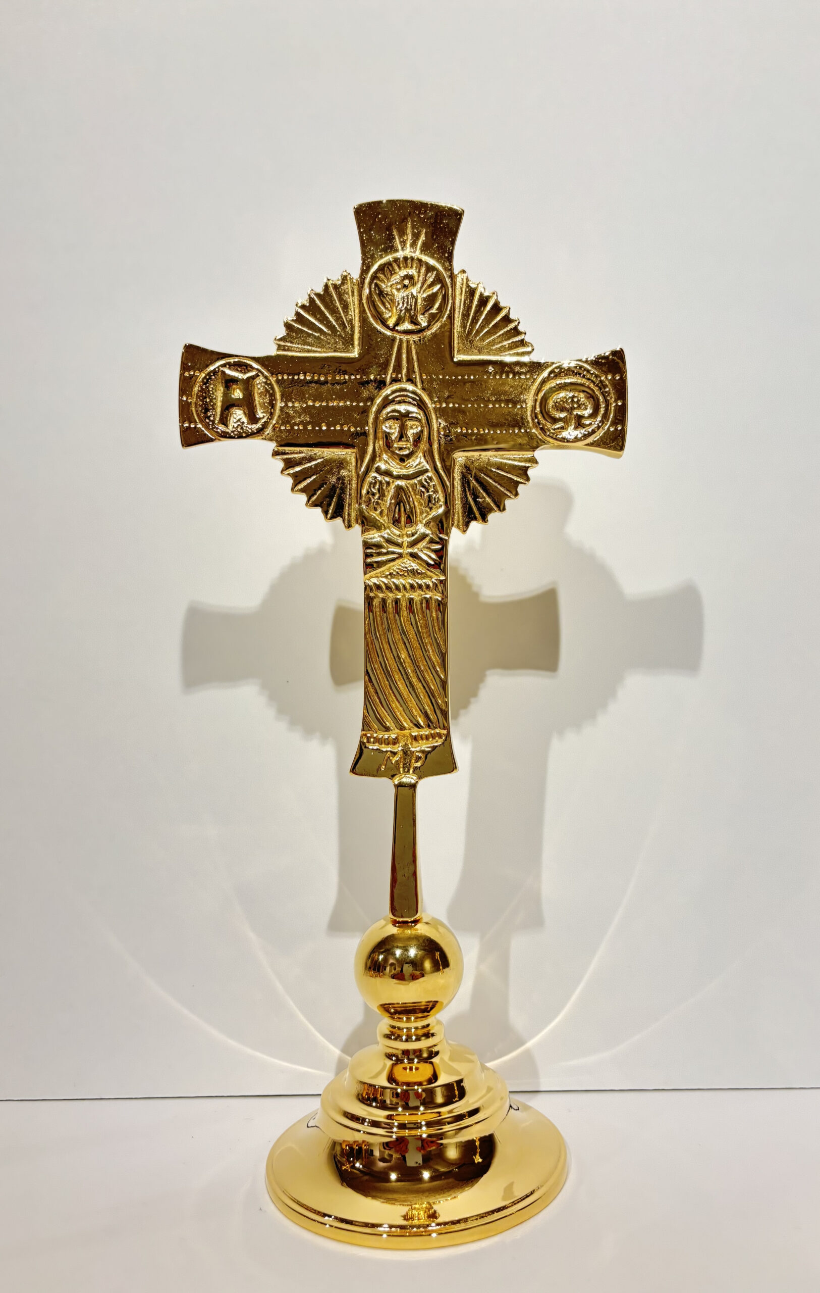 CRUZ SOBREMESA GLORIOSA 27CM BAÑO ORO - Imagen 3