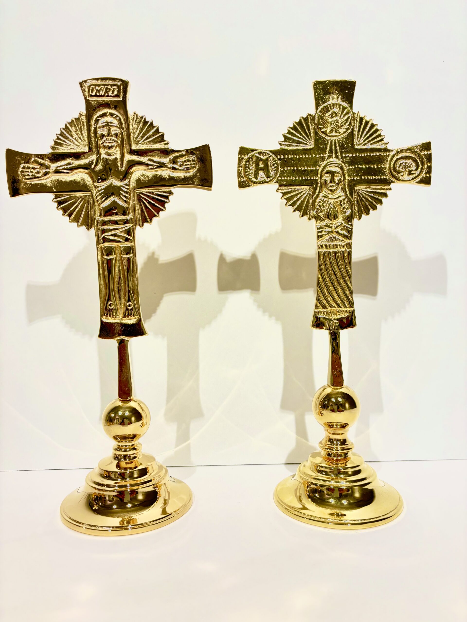 CRUZ SOBREMESA GLORIOSA 27CM BAÑO ORO