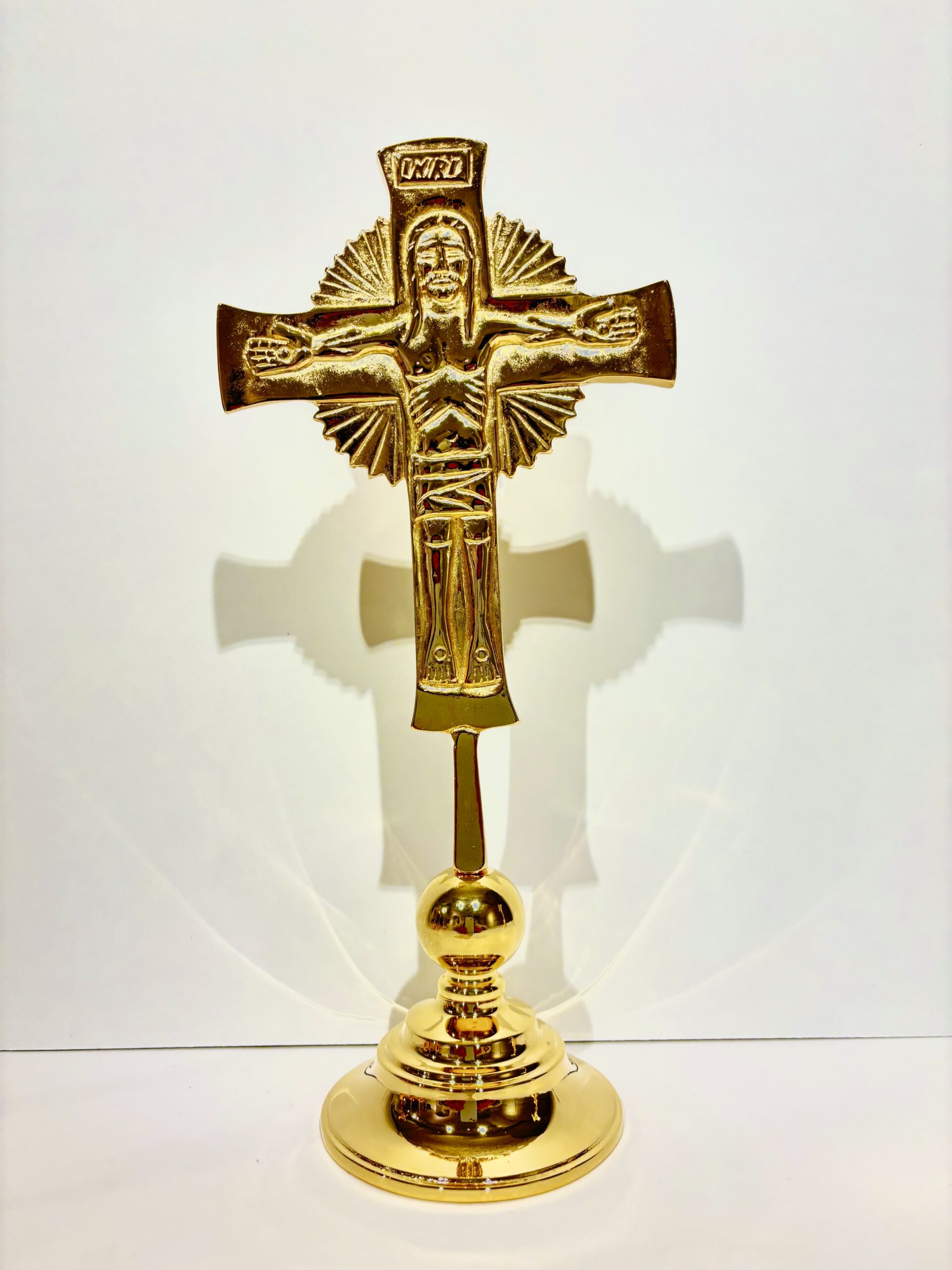 CRUZ SOBREMESA GLORIOSA 27CM BAÑO ORO - Imagen 2