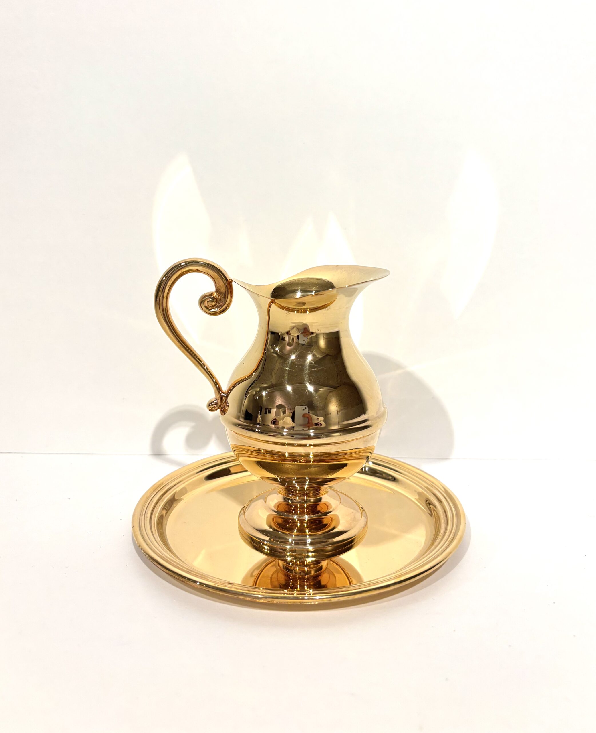 JUEGO JARRA Y PLATO BAÑO ORO